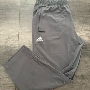 Adidas Woven Men’s Pant Size XL NWT